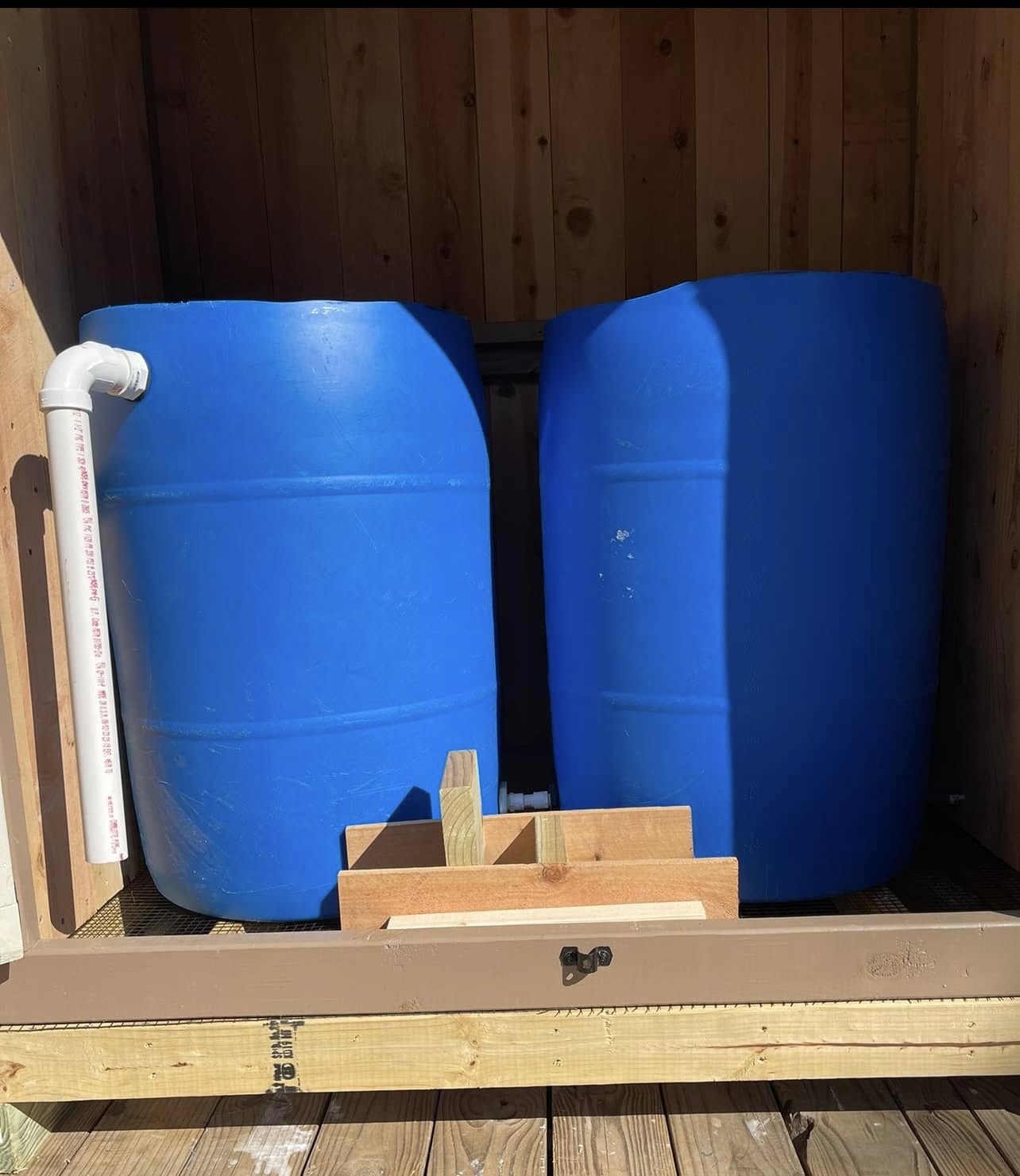 8x8 walk-in-coop with 4 ft rain barrel system 8x8 walk-in-coop with 4 ft rain barrel system - Image 4