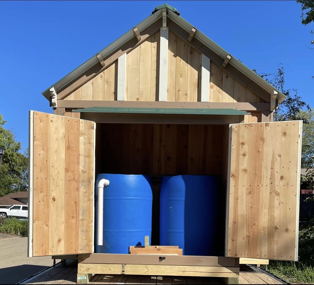 8x8 walk-in-coop with 4 ft rain barrel system 8x8 walk-in-coop with 4 ft rain barrel system